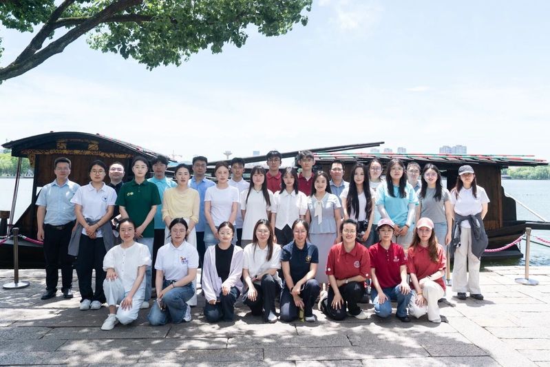 马克思主义学院师生参加“红船旁...